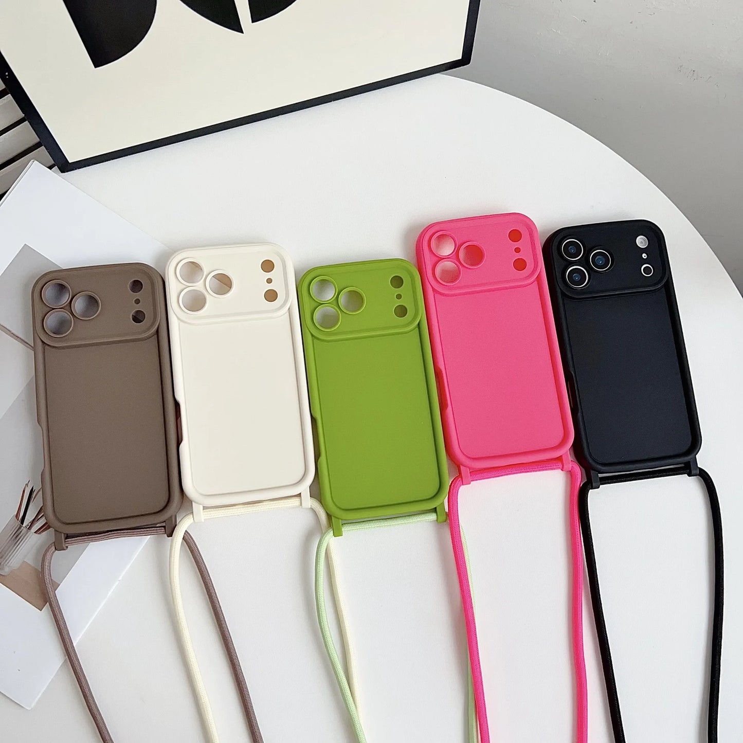 Coque Luxe iPhone 17 16 15 14 13 12 11 Pro Max avec Lanière & Protection Caméra